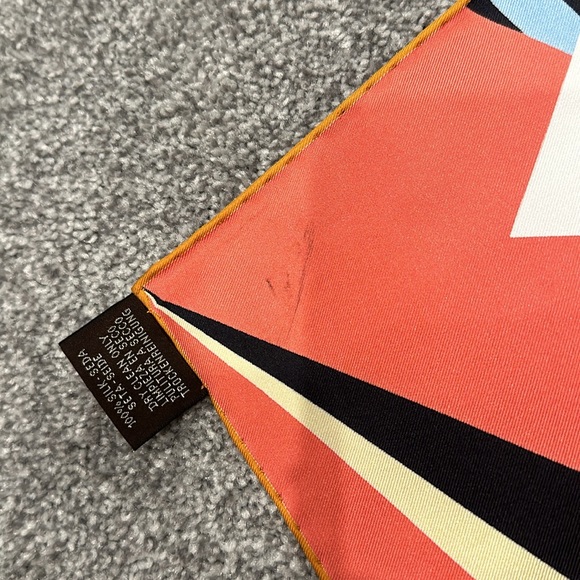 Authentic Hermes Silk scarf - Picture 5 of 11